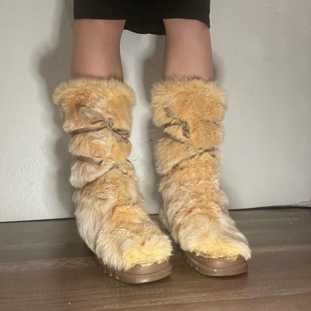 Snow Bunny ⛷️ Boots Bebe Genuine Rabbit Fur Light Tan Orange Apres Ski ready